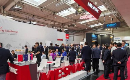 软控展示“智造+绿色”双引擎