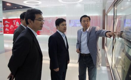 青岛市委副书记王伟到软控调研